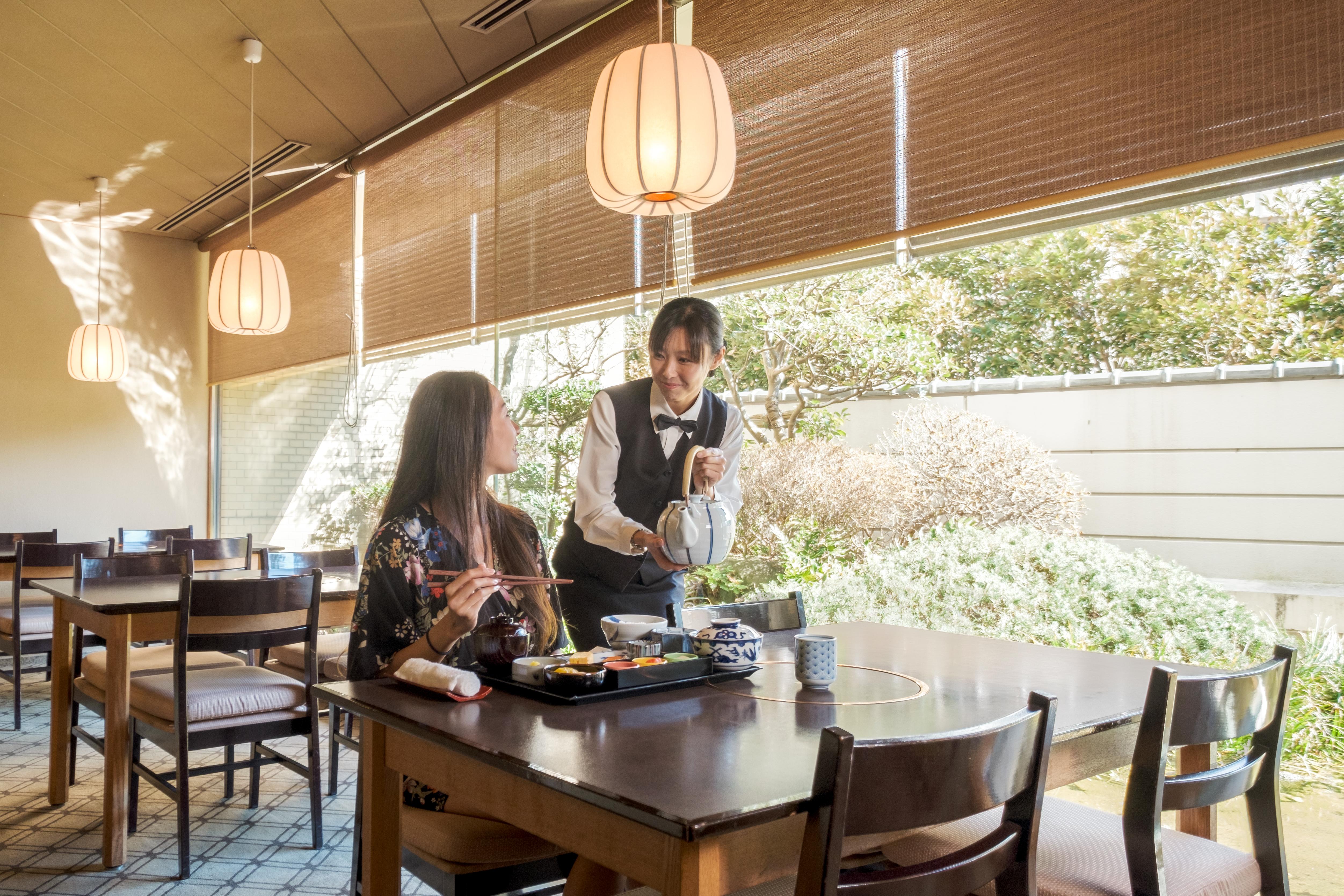 Hotel Okura Tokyo Bay Urayasu Екстер'єр фото A restaurant in Japan