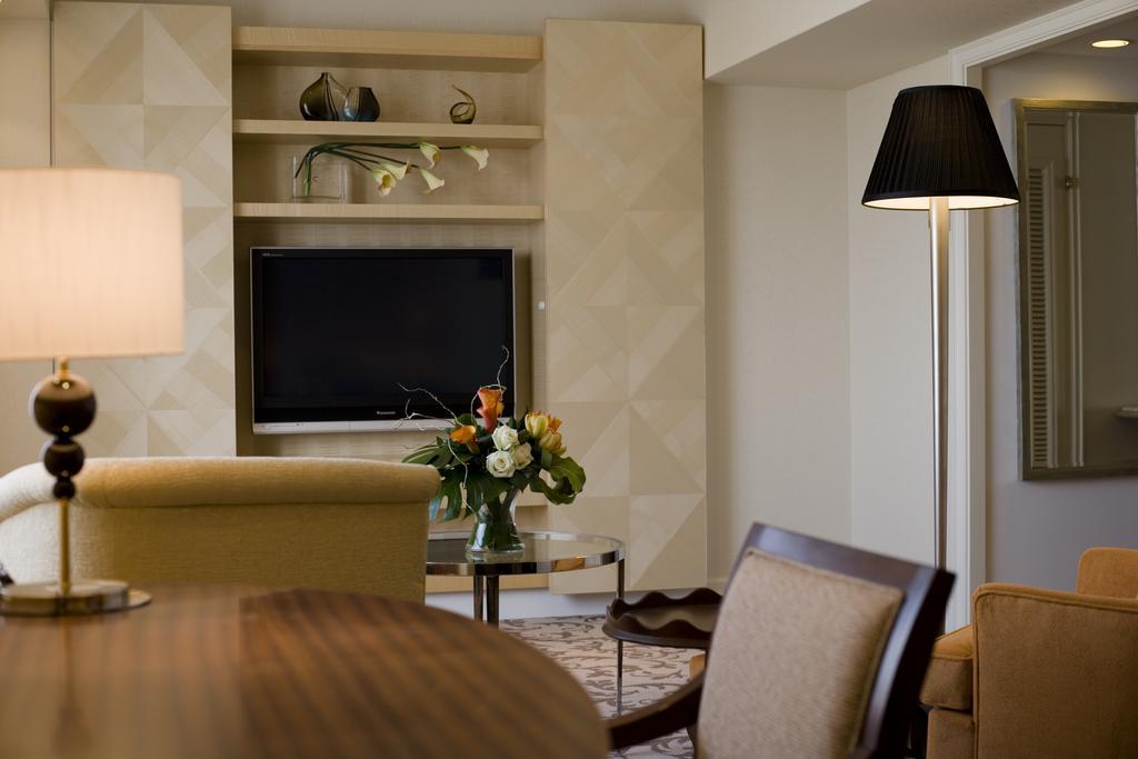 Hotel Okura Tokyo Bay Urayasu Номер фото A living room at the Mandarin Oriental, Munich