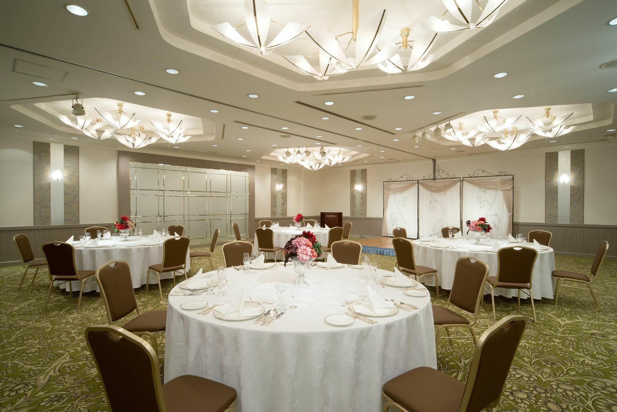 Hotel Okura Tokyo Bay Urayasu Екстер'єр фото A banquet hall